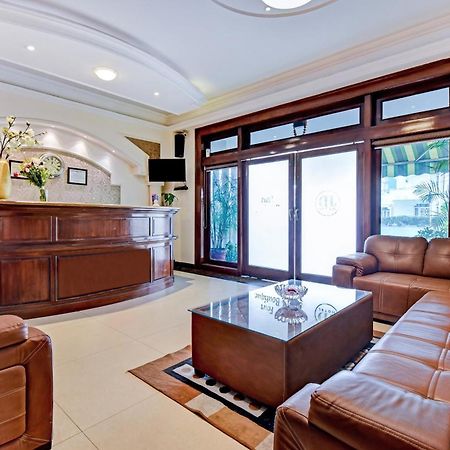 Collection O Hotel Four Boutique Kukas Extérieur photo