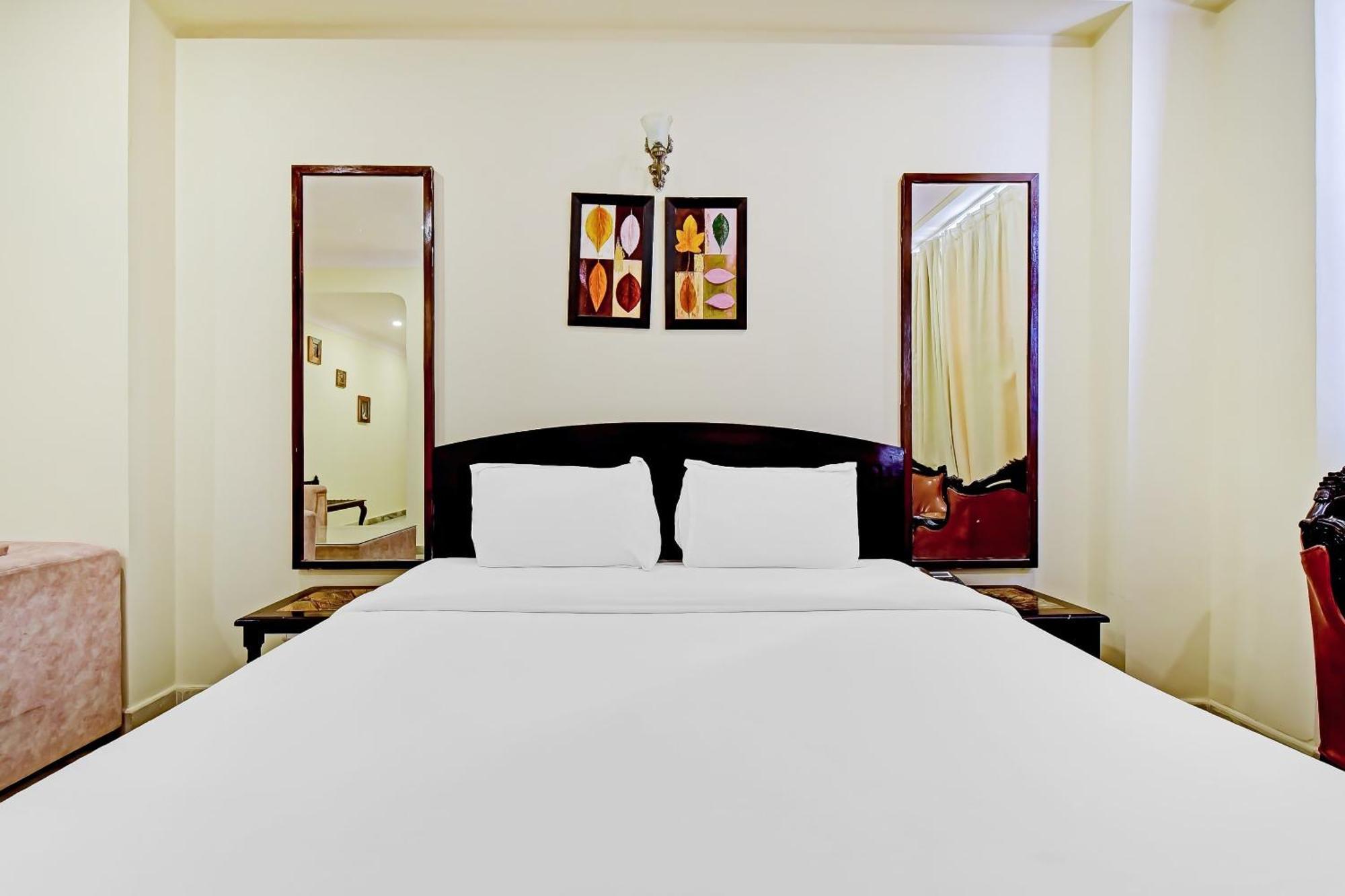 Collection O Hotel Four Boutique Kukas Extérieur photo