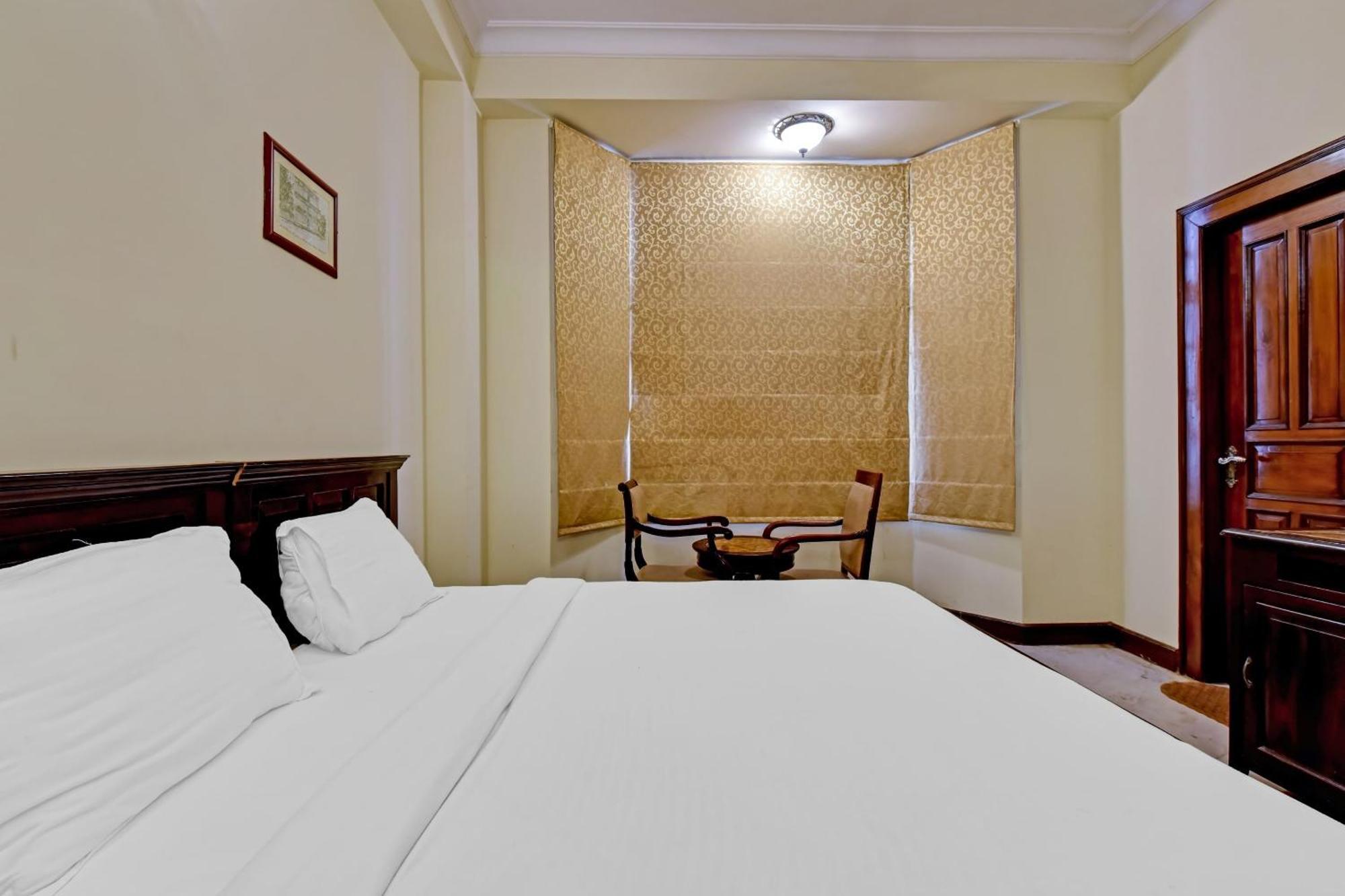Collection O Hotel Four Boutique Kukas Extérieur photo