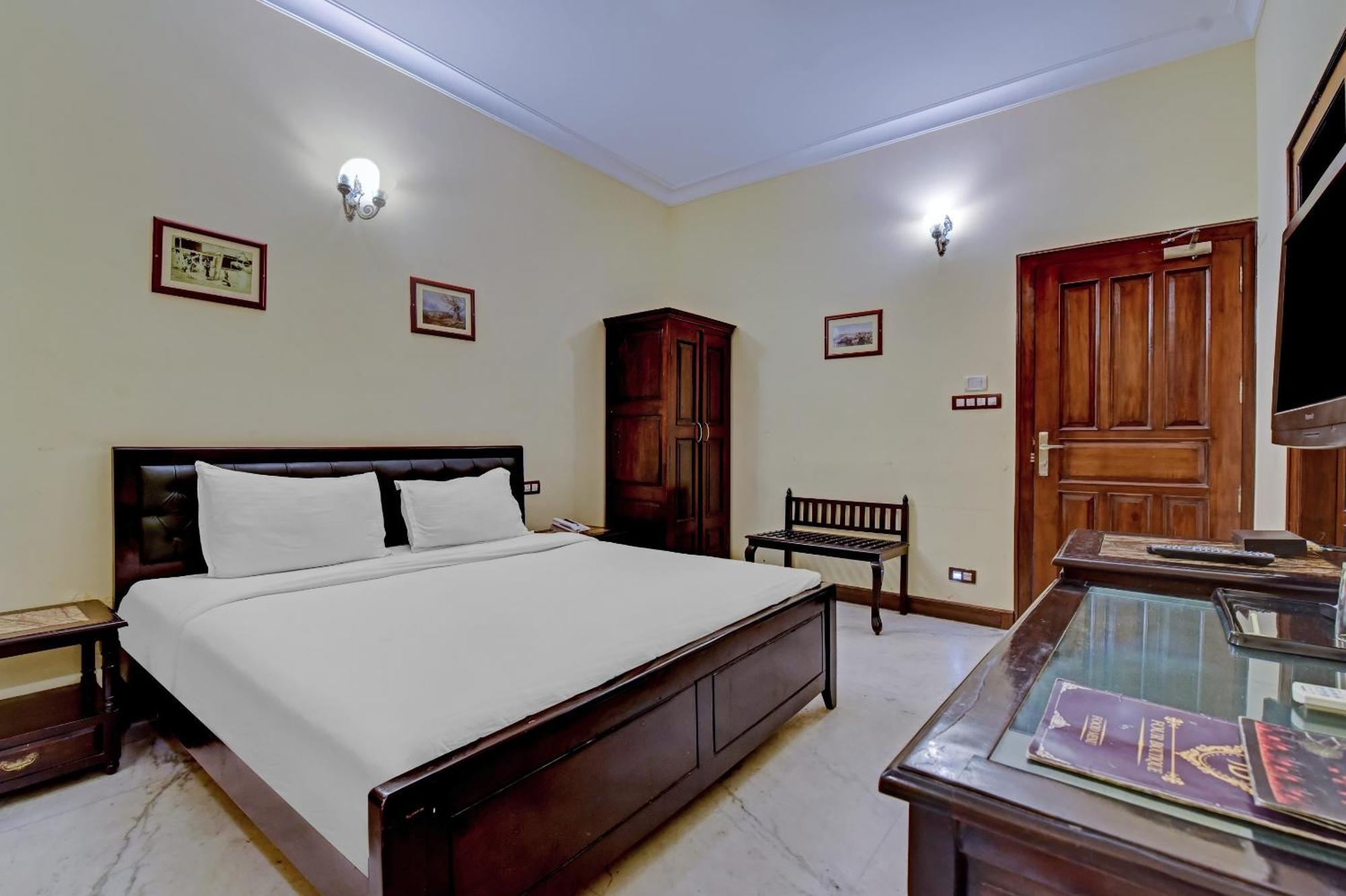 Collection O Hotel Four Boutique Kukas Extérieur photo