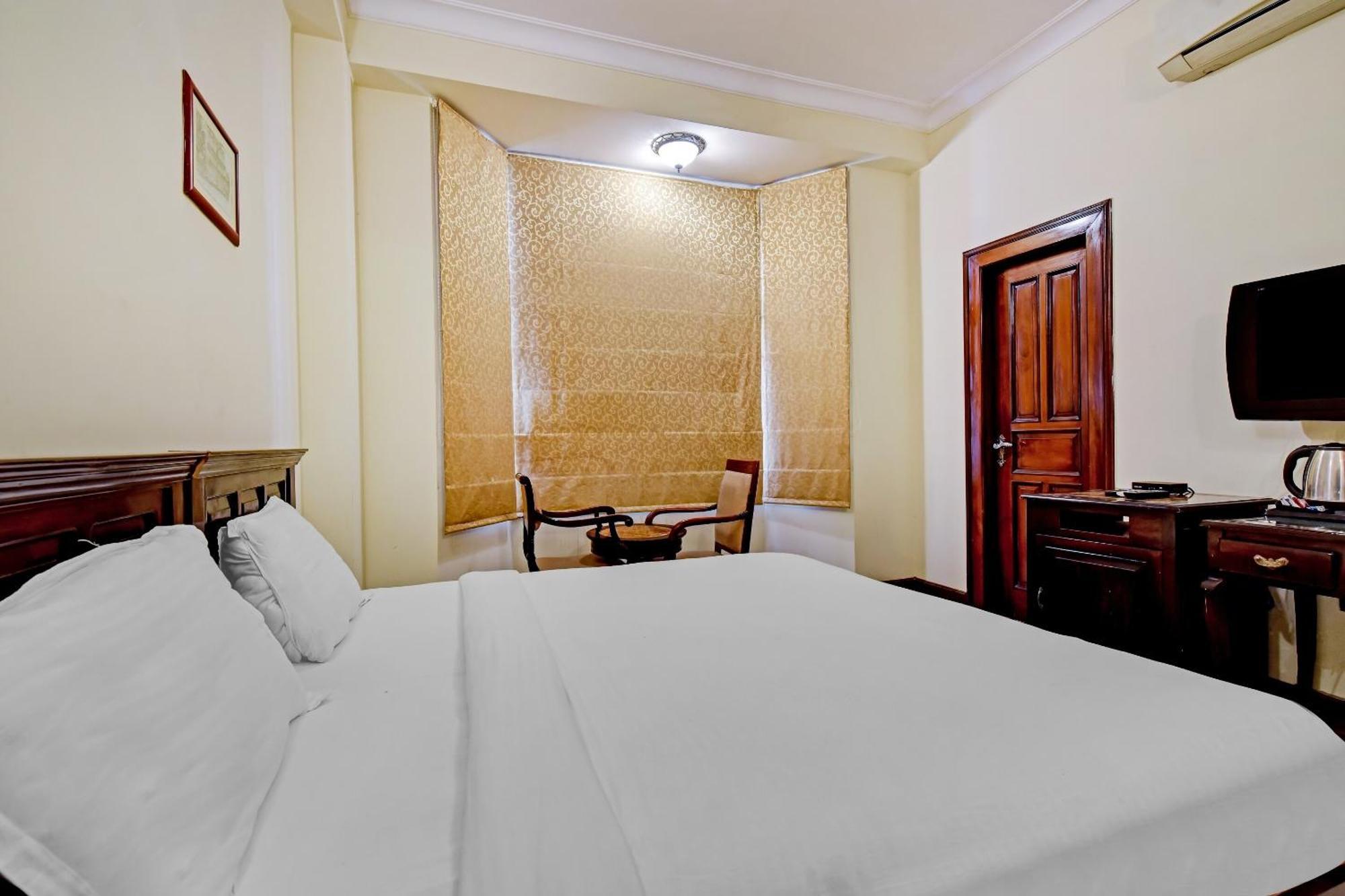 Collection O Hotel Four Boutique Kukas Extérieur photo