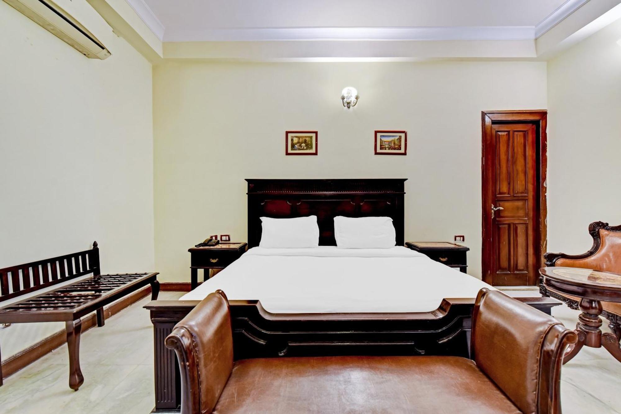 Collection O Hotel Four Boutique Kukas Extérieur photo