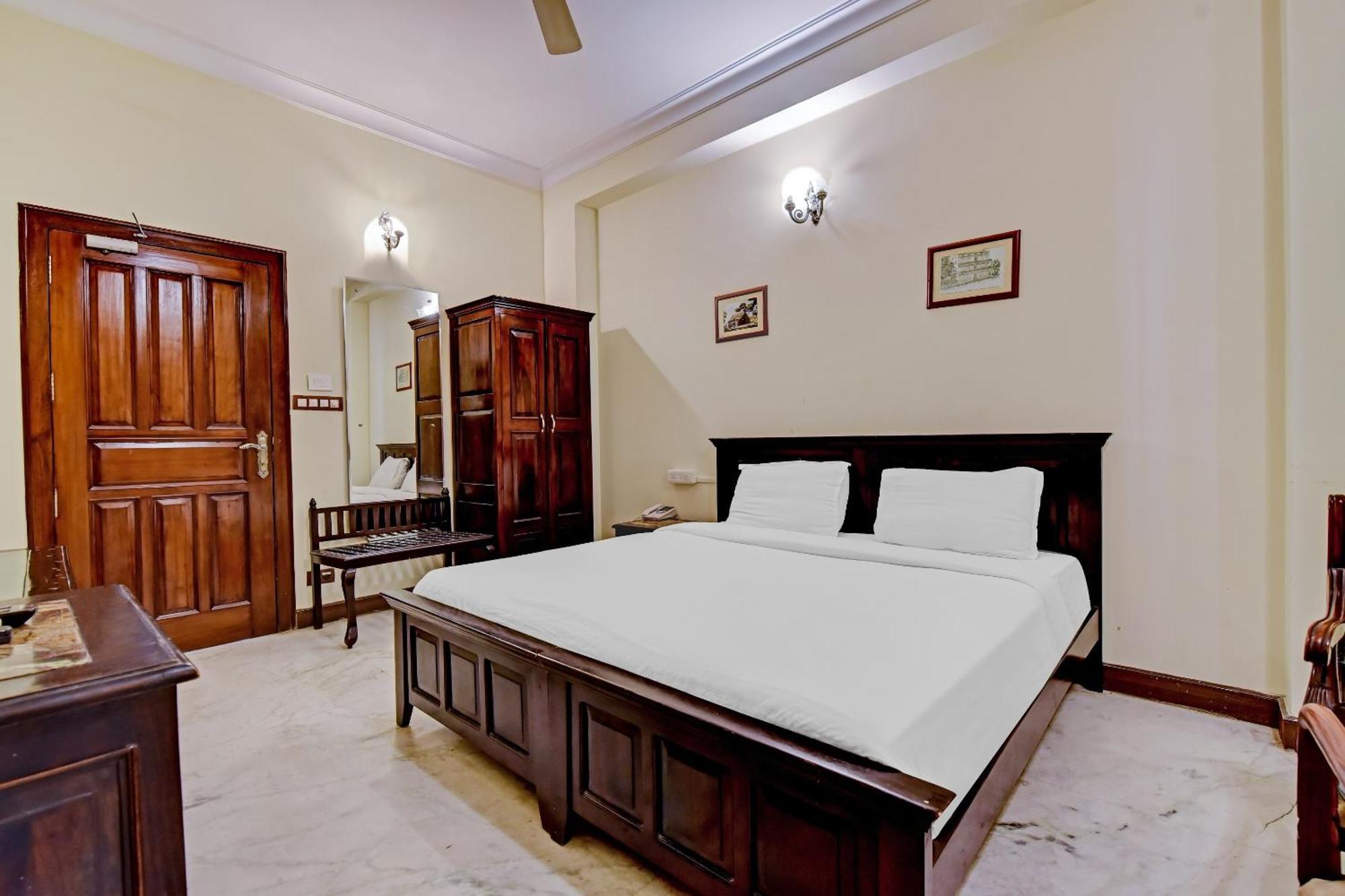 Collection O Hotel Four Boutique Kukas Extérieur photo