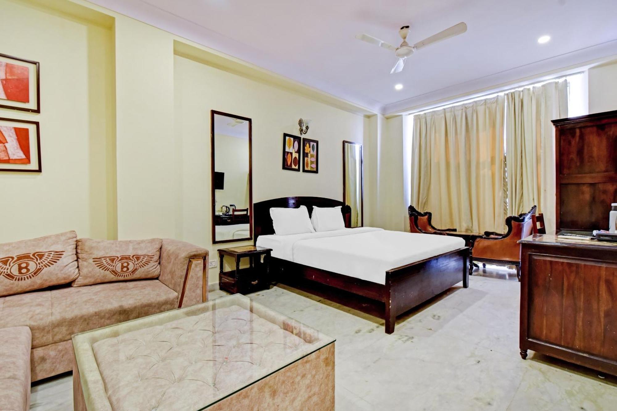 Collection O Hotel Four Boutique Kukas Extérieur photo