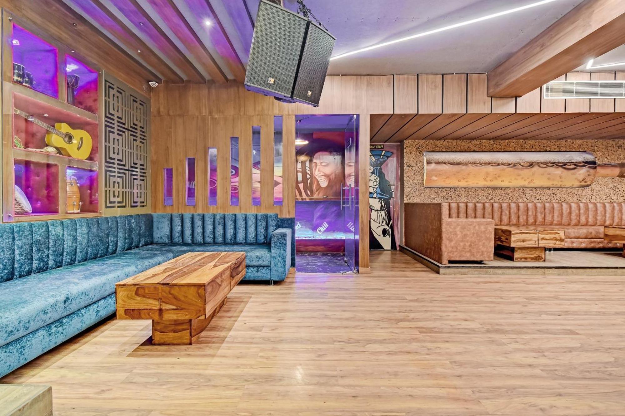 Collection O Hotel Four Boutique Kukas Extérieur photo